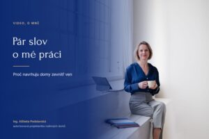 Ing. Alžbeta Podstavská sedí u velkého okna s notebookem a hrnkem, přes fotku text Pár slov o mé práci.